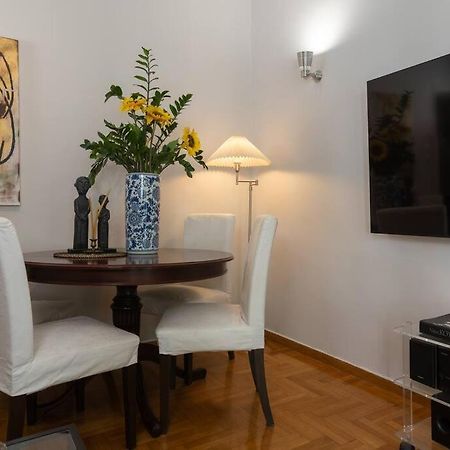 Chic N Central Apt In Kolonaki Lägenhet Aten Exteriör bild