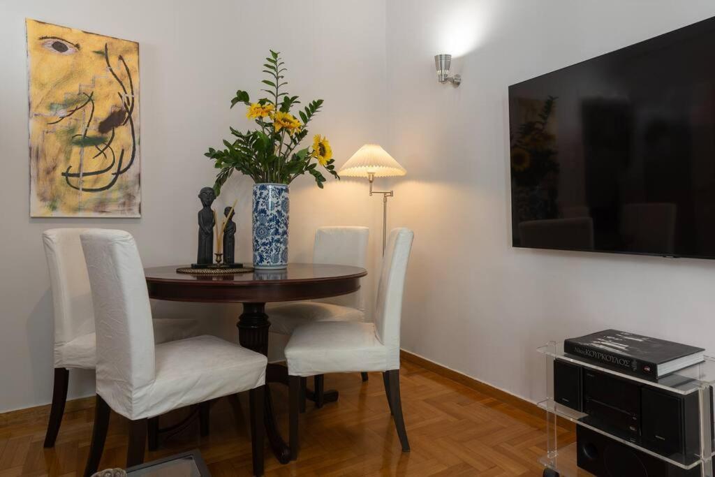 Chic N Central Apt In Kolonaki Lägenhet Aten Exteriör bild